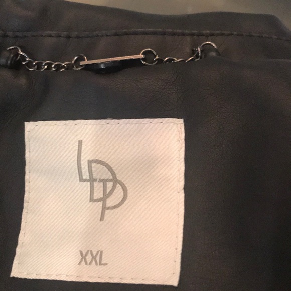 Black jacket - Picture 9 of 10